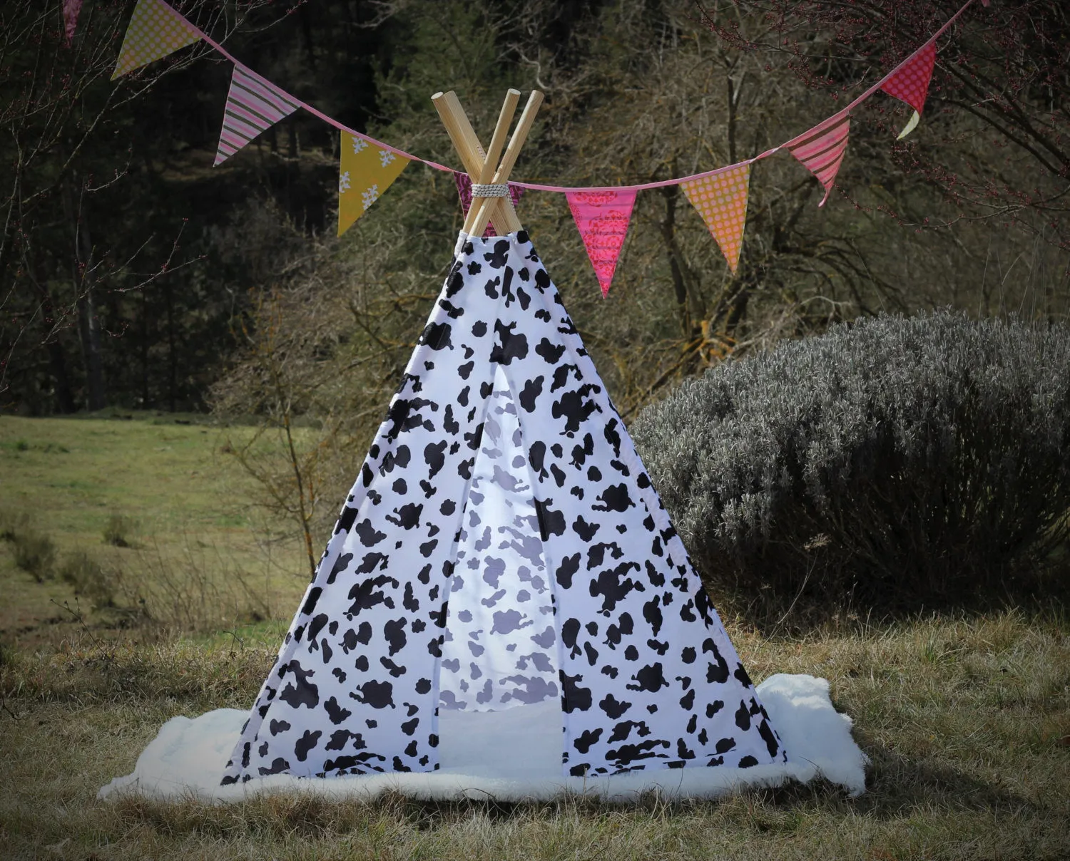 tipi / tepee / tipi / teepee Tent Cow Motive . 4 POLES INCLUDED